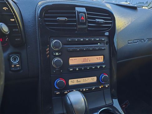 Used 2009 Chevrolet Corvette Coupe image 18