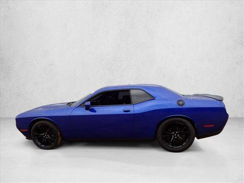 Used 2018 Dodge Challenger SXT w/ Blacktop Package RWD image 2