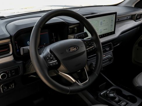 Used 2025 Ford Maverick Lariat w/ 4K Tow Package image 19