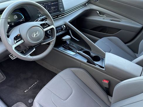 Used 2025 Hyundai Elantra Sport image 7