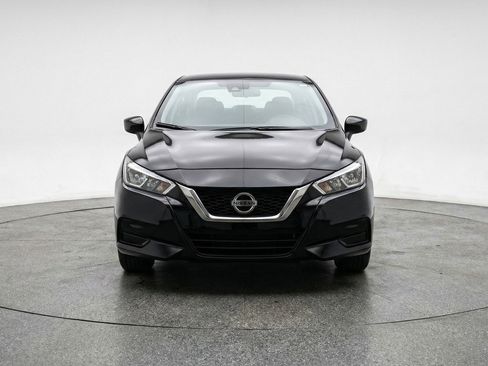 Used 2025 Nissan Versa SV FWD image 2