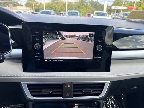 New 2025 Volkswagen Taos SE image 10