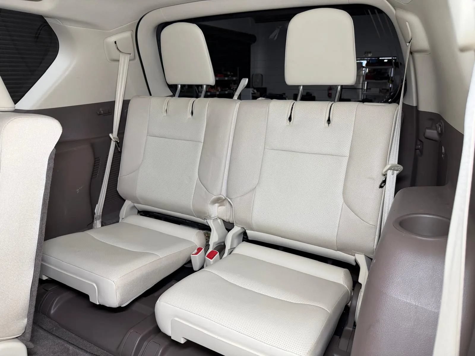 Used 2015 Lexus GX 460 w/ Premium Package AWD/4WD image 16