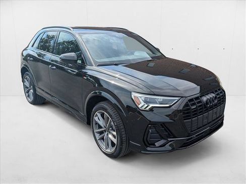 New 2025 Audi Q3 2.0T Premium image 3