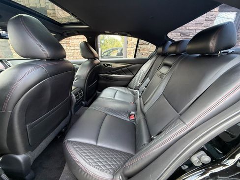 Used 2018 INFINITI Q50 Red Sport 400 w/ Sensory Package (Sport) RWD image 16