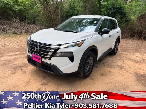 Used 2024 Nissan Rogue S FWD image 3