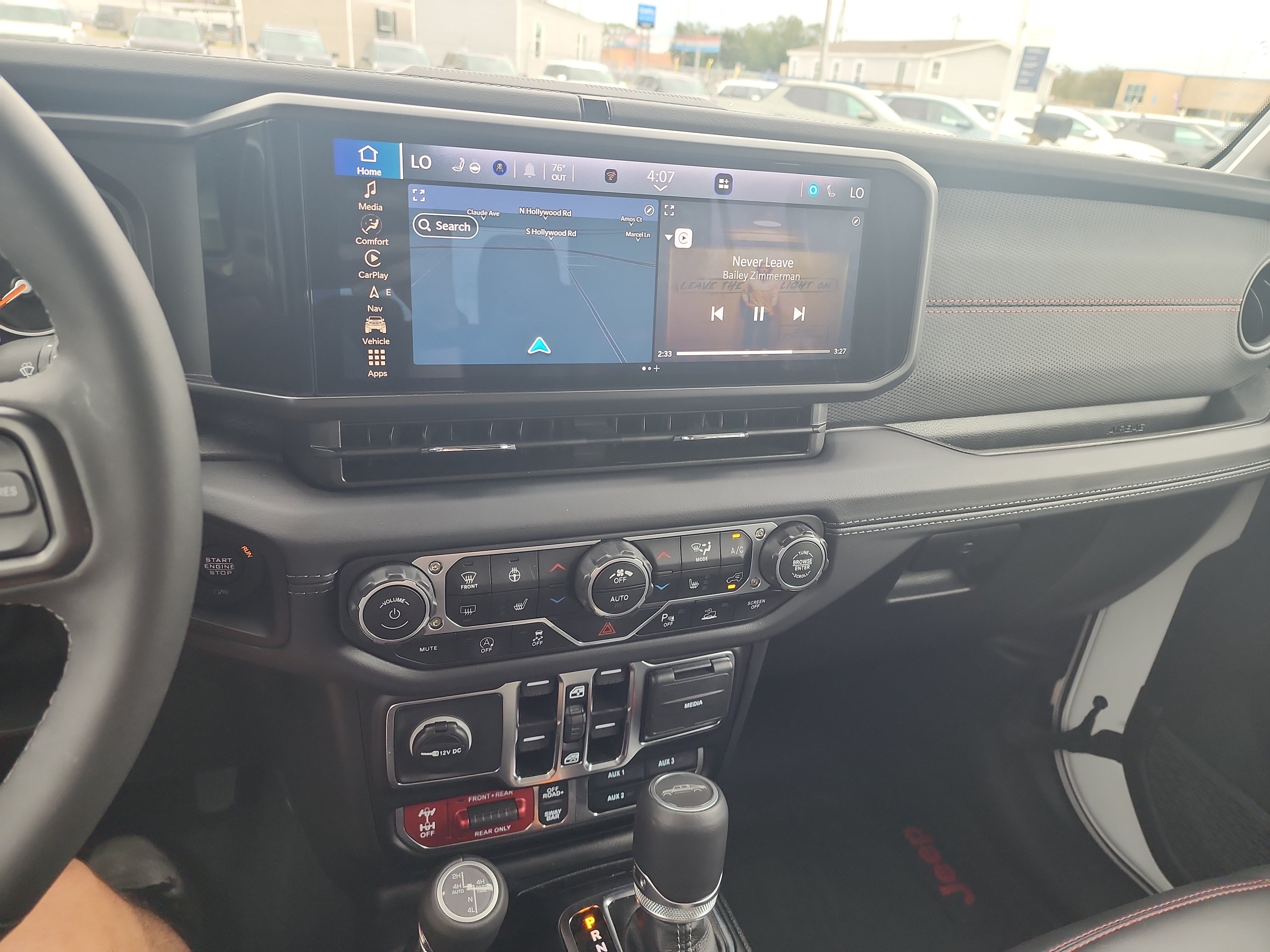 Used 2025 Jeep Gladiator Rubicon AWD/4WD image 21
