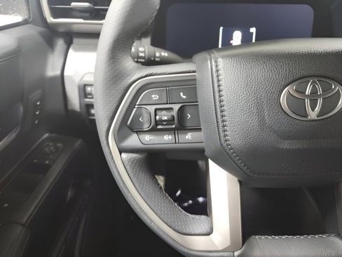 Used 2025 Toyota 4Runner Trailhunter image 29