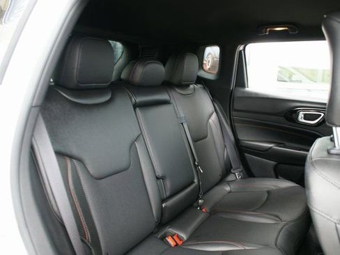 Used 2025 Jeep Compass Trailhawk image 30