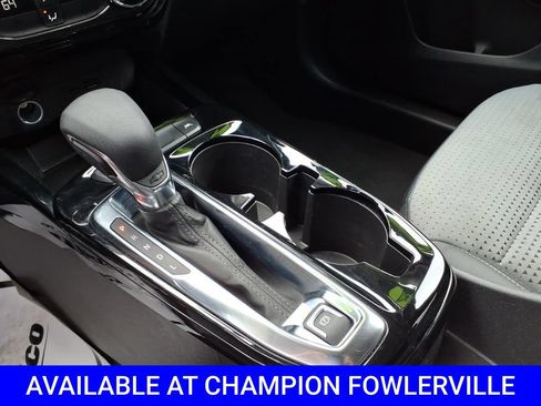 Used 2025 Chevrolet Trax LT FWD image 26