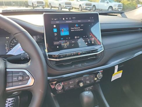 New 2026 Jeep Compass Latitude image 12