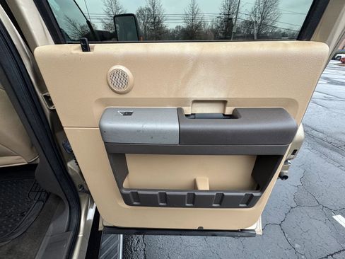 Used 2013 Ford F450 Lariat w/ Lariat Interior Pkg image 21