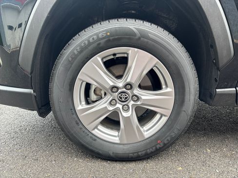 Certified 2025 Toyota RAV4 XLE AWD/4WD image 11