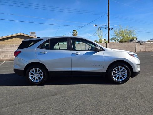Used 2020 Chevrolet Equinox LS image 6