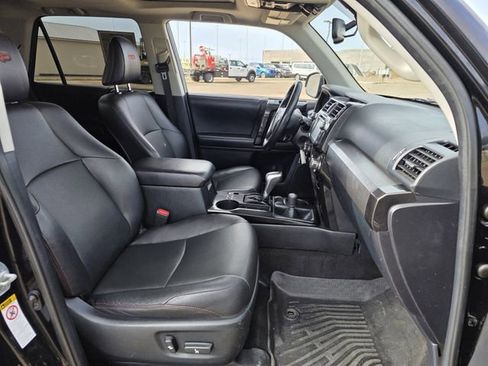 Used 2018 Toyota 4Runner TRD Off-Road Premium image 27