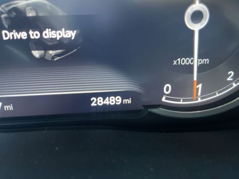 Used 2025 Genesis GV70 2.5T image 25