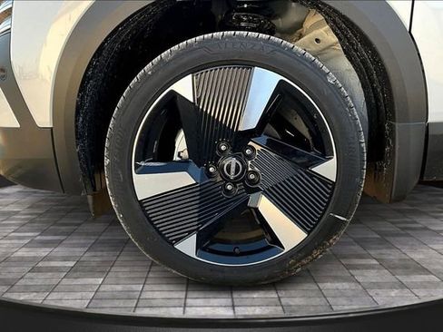 New 2026 Nissan Kicks SR image 13