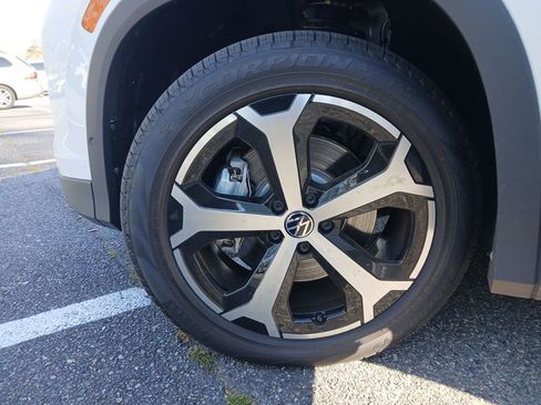 New 2026 Volkswagen Tiguan SE image 26