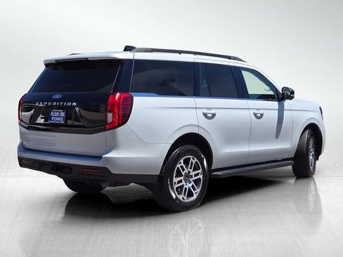 Certified 2025 Ford Expedition Active RWD image 4