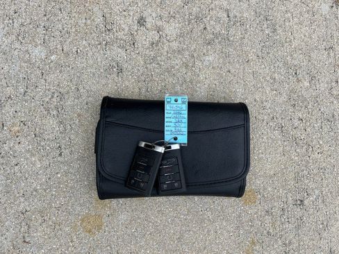 Used 2010 Cadillac SRX Luxury image 24