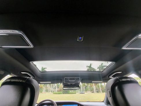 Used 2017 Mercedes-Benz S 550 Sedan image 27