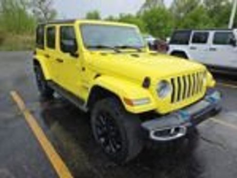 Used 2022 Jeep Wrangler Unlimited Sahara w/ Cold Weather Group AWD/4WD image 5