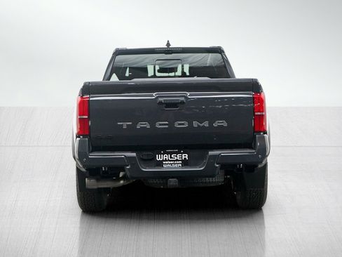 Used 2024 Toyota Tacoma TRD Off-Road w/ TRD Off Road Premium Package AWD/4WD image 4