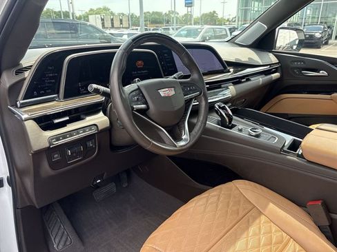 Certified 2022 Cadillac Escalade ESV Premium Luxury w/ Performance Package AWD/4WD image 10