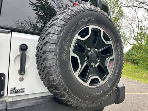 Used 2017 Jeep Wrangler Unlimited Sport w/ Quick Order Package 24S AWD/4WD image 32