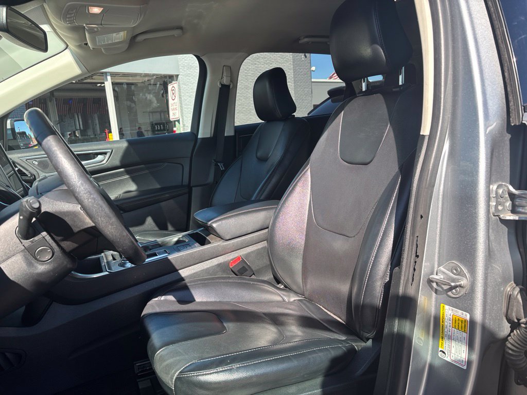 Used 2022 Ford Edge Titanium w/ Equipment Group 301A AWD/4WD image 9