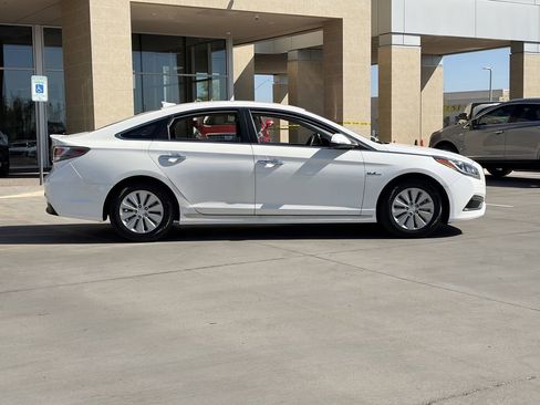 Used 2017 Hyundai Sonata SE image 4