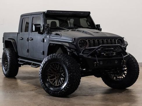 Used 2025 Jeep Gladiator Sport AWD/4WD image 5