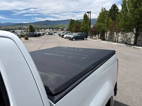 Used 2018 Chevrolet Colorado LT w/ Redline Special Edition AWD/4WD image 18