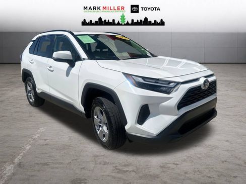 Certified 2025 Toyota RAV4 XLE w/ Convenience Package AWD/4WD image 8
