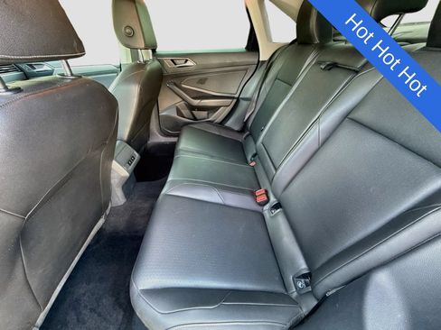 Used 2019 Volkswagen Jetta SE w/ Cold Weather Package FWD image 20