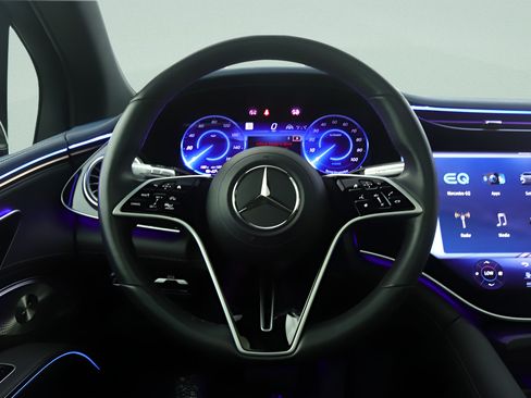 Certified 2023 Mercedes-Benz EQS 580 4MATIC SUV image 8