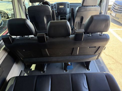 Used 2016 Mercedes-Benz Sprinter 2500 image 18