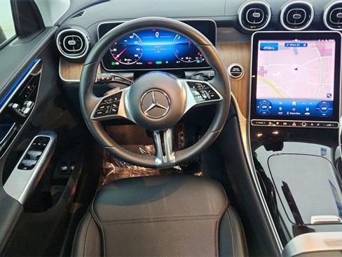 Used 2025 Mercedes-Benz GLC 350e GLC 350e image 37