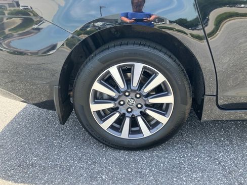 Used 2020 Toyota Sienna Limited Premium AWD/4WD image 27