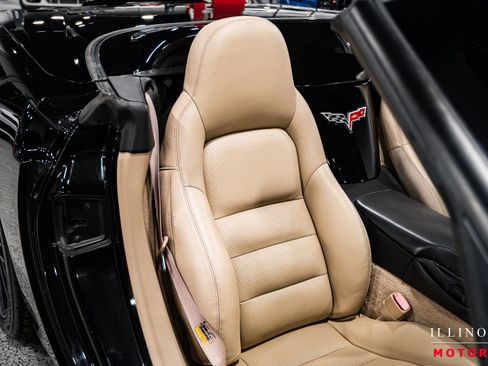 Used 2006 Chevrolet Corvette Convertible w/ Preferred Equipment Group image 24