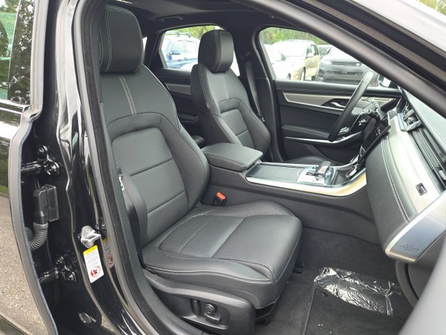 Used 2024 Jaguar XF R-Dynamic SE AWD/4WD image 12