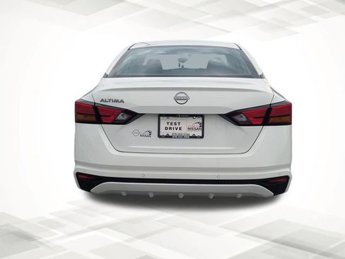 Used 2024 Nissan Altima 2.5 S image 5