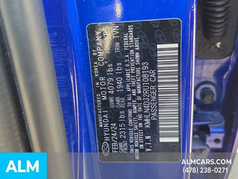 Used 2024 Hyundai Elantra Limited image 11