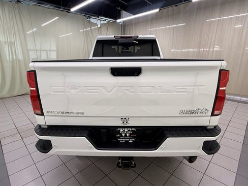 Certified 2024 Chevrolet Silverado 2500 High Country AWD/4WD image 6