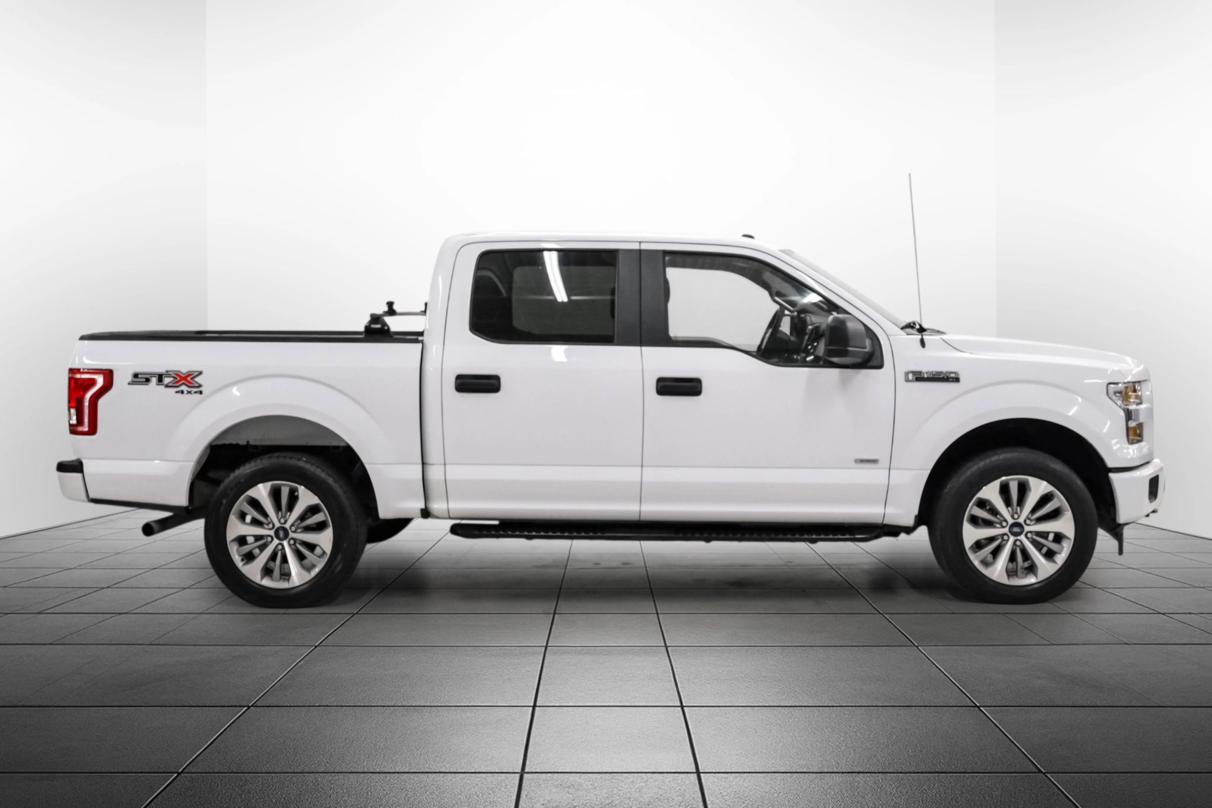Used 2017 Ford F150 XL w/ Equipment Group 101A Mid AWD/4WD image 7