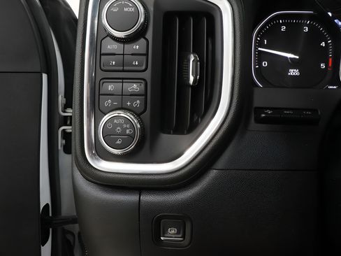 Used 2023 GMC Sierra 2500 AT4 w/ AT4 Premium Plus Package AWD/4WD image 19