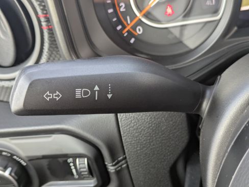 Used 2024 Jeep Gladiator Rubicon image 15