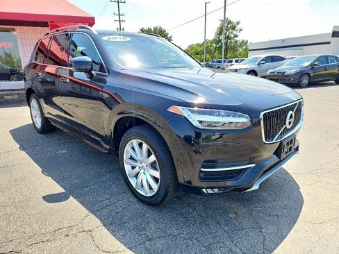 Used 2018 Volvo XC90 T6 Momentum w/ Momentum Plus Package AWD/4WD image 6