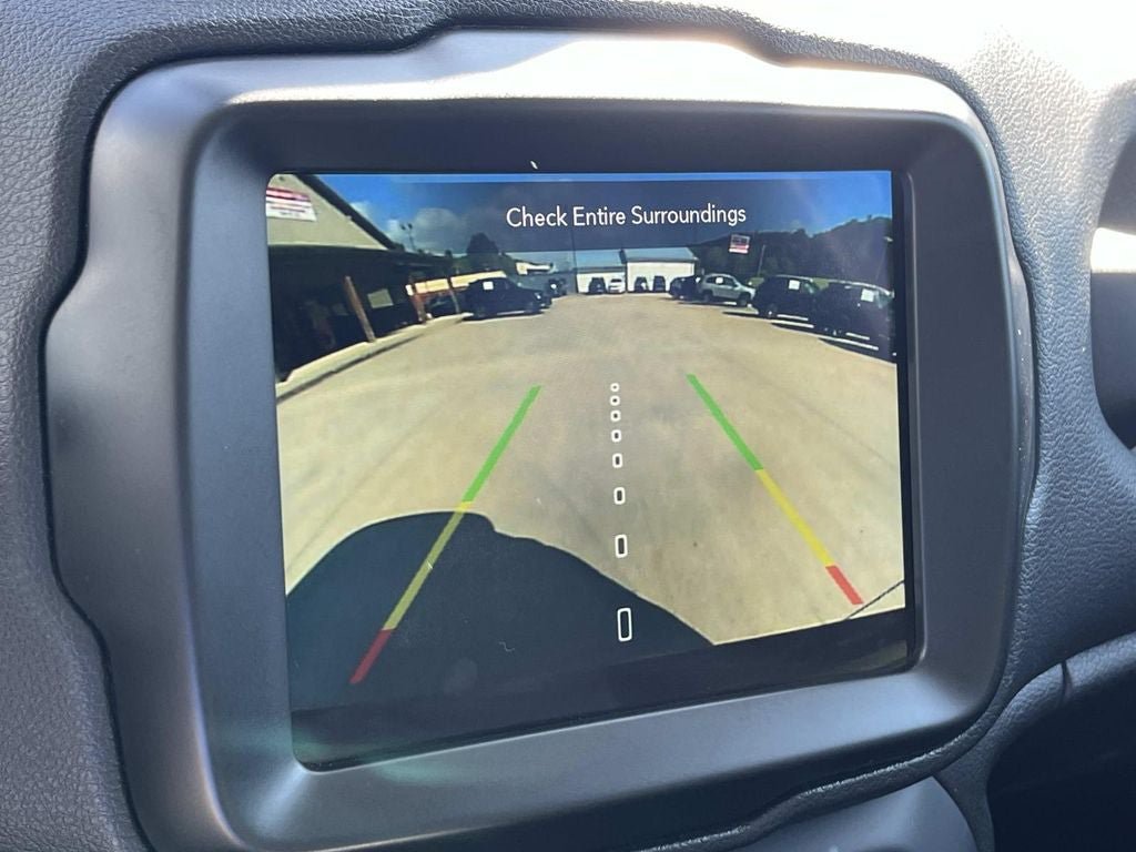 Used 2023 Jeep Renegade Latitude AWD/4WD image 31