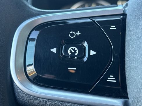 Used 2021 Volvo XC90 T8 Inscription Expression w/ Climate Package image 27